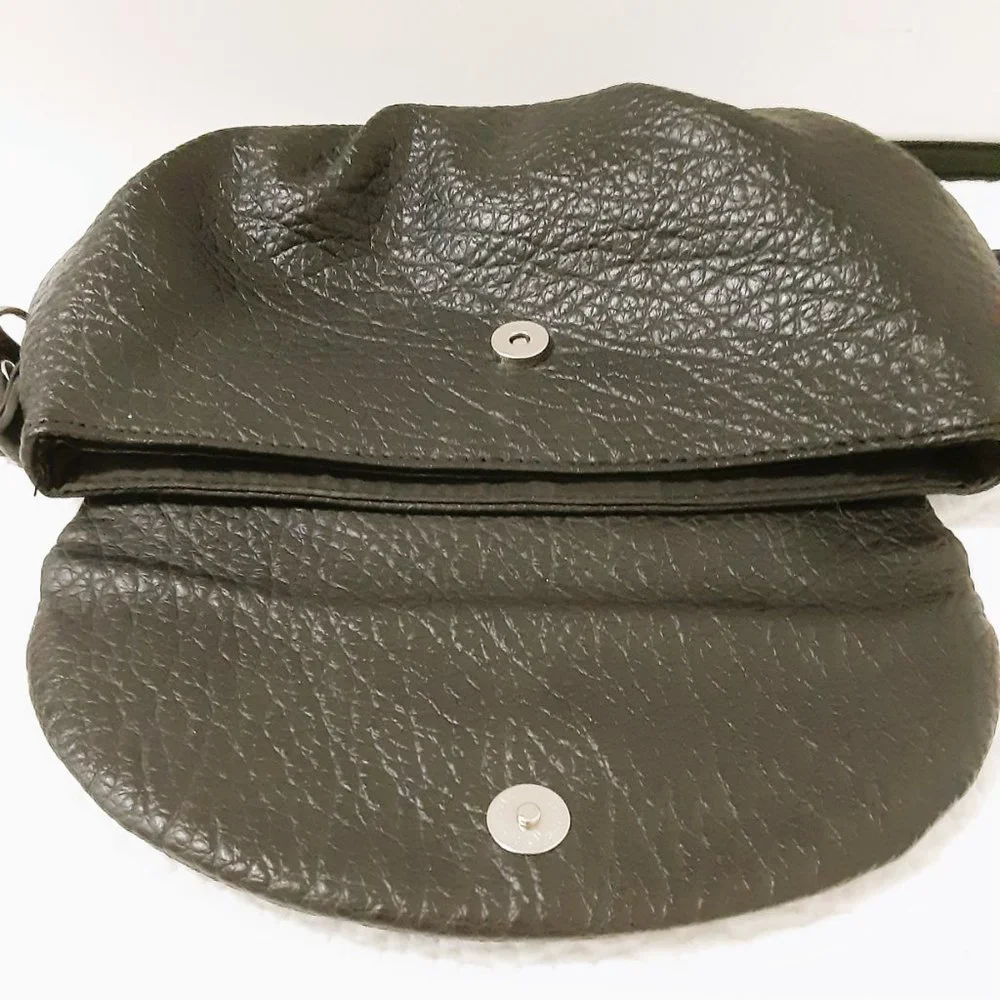 Nine West Black Pebbled Crossbody Bag Silver Chain Strap